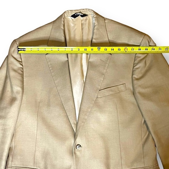 Jos. A. Bank Men’s Wool/Silk/Ramie Blend Beige Blazer - Size 44L - Picture 4 of 11